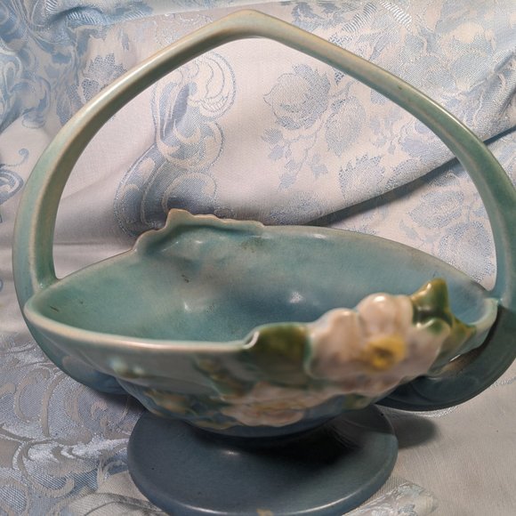 Americana History Vintage Roseville Pottery White Rose On Blue Basket #362-8 - Picture 8 of 10